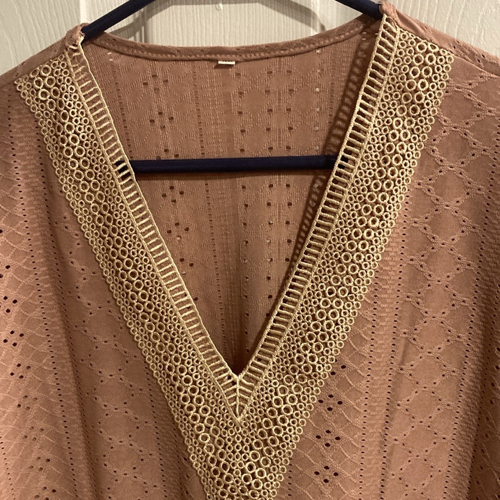 XL Top Never worn. - Picture 2 of 8